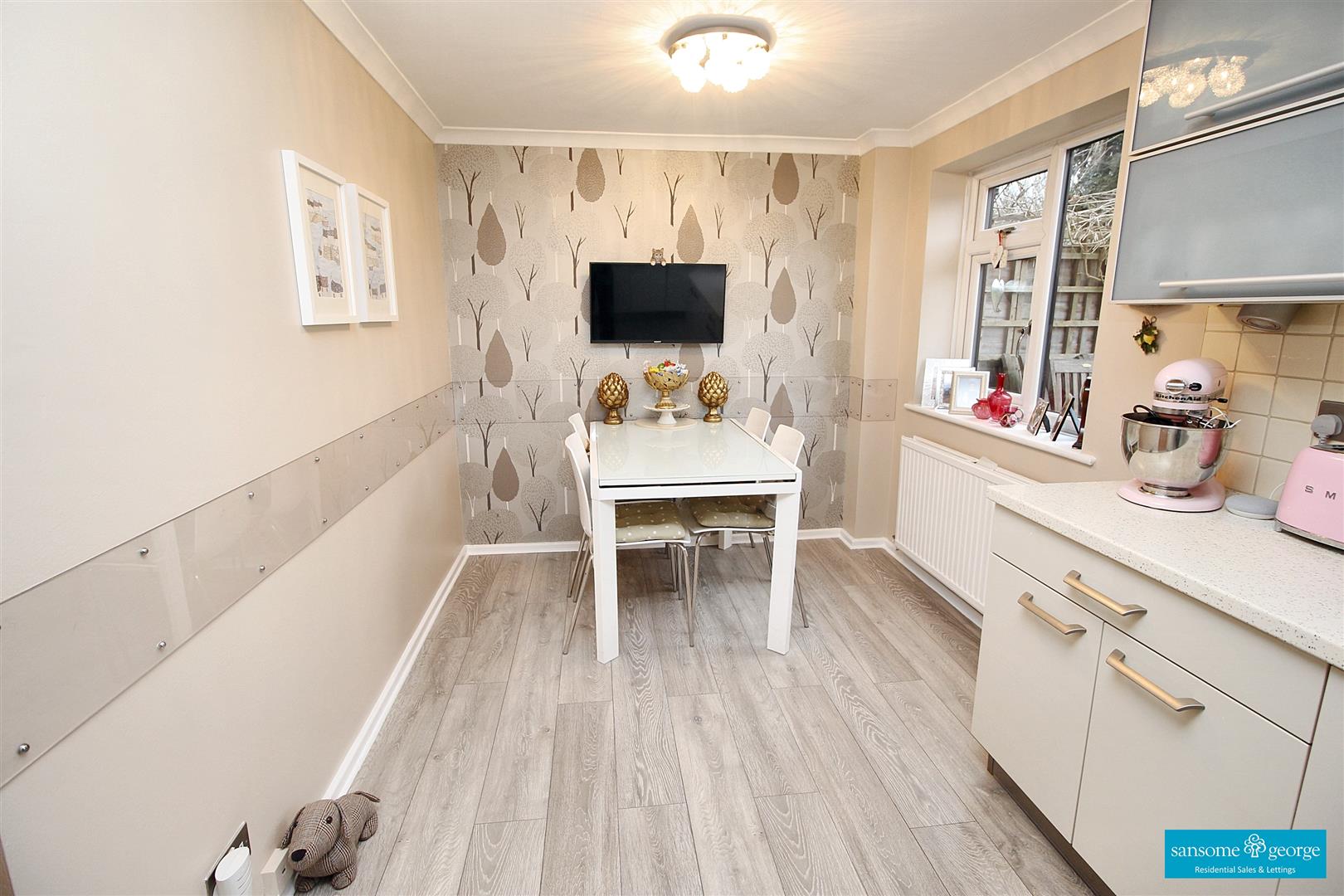 Barclay Road, Calcot